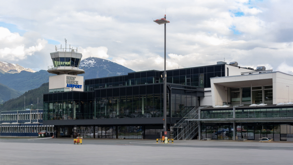 Premium licensed transfers from Arlberg airport